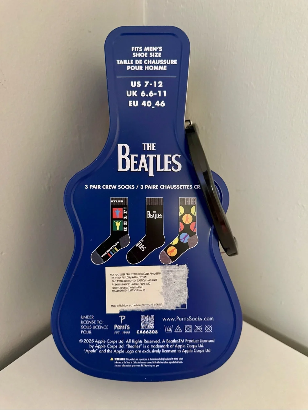 The Beatles Guitar Case Tin Box with 3 Pairs Crew Socks Men's Size 7-12